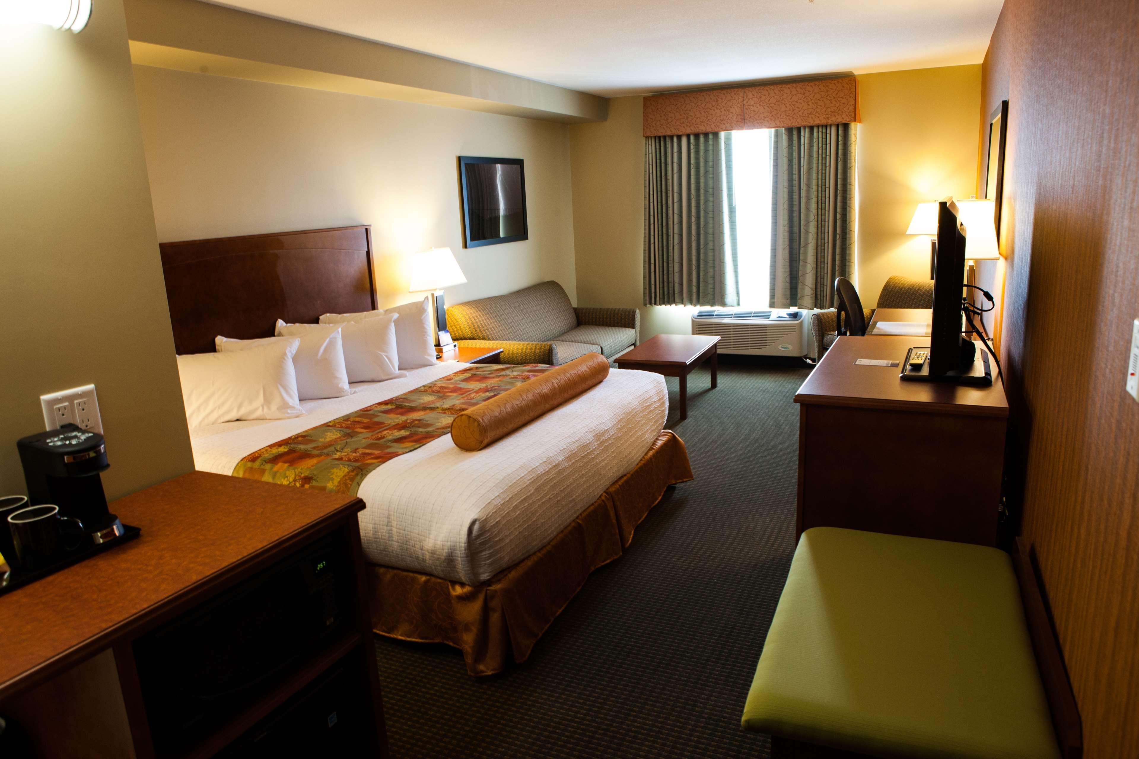 Best Western Plus Service Inn & Suites Lethbridge Exterior foto