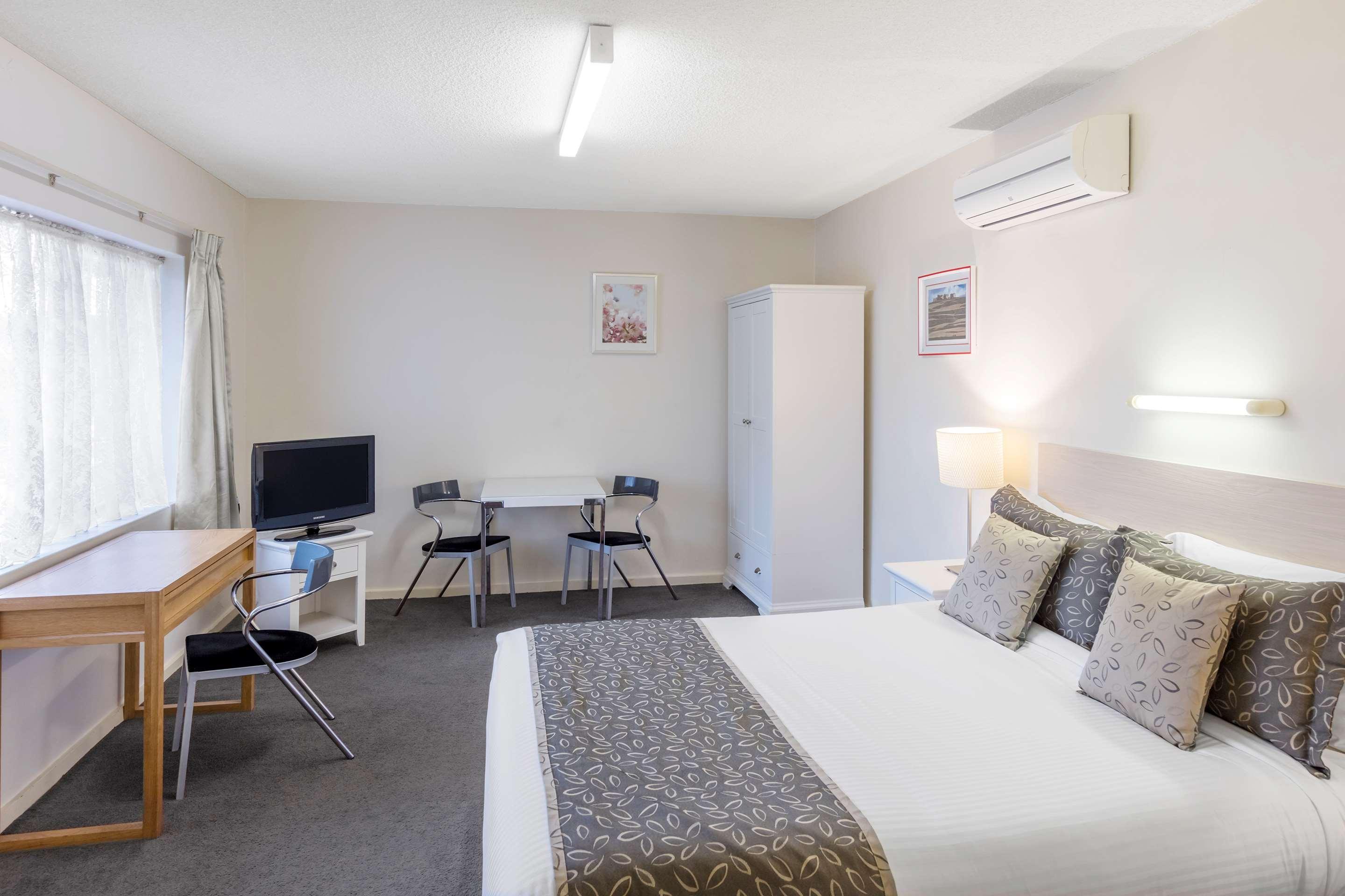 Best Western Plus Service Inn & Suites Lethbridge Exterior foto