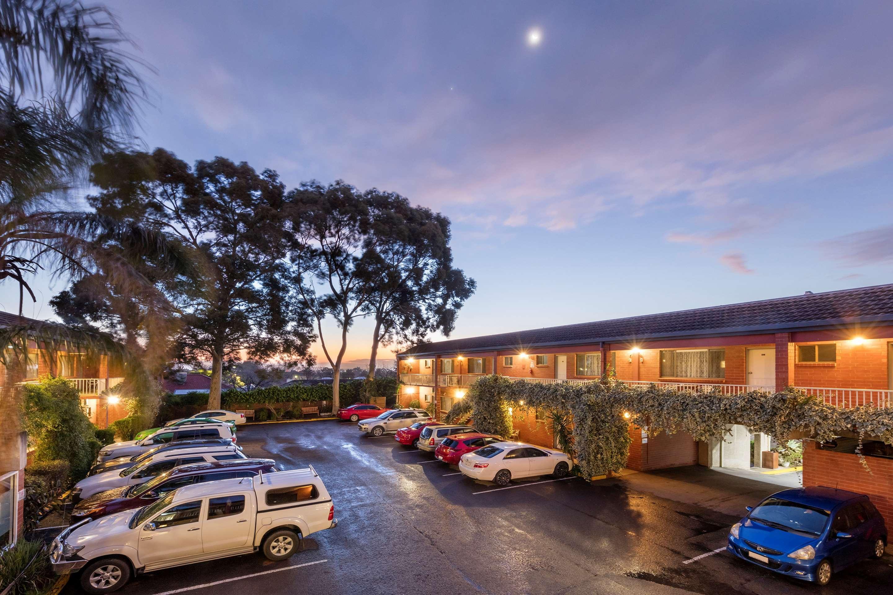 Best Western Plus Service Inn & Suites Lethbridge Exterior foto