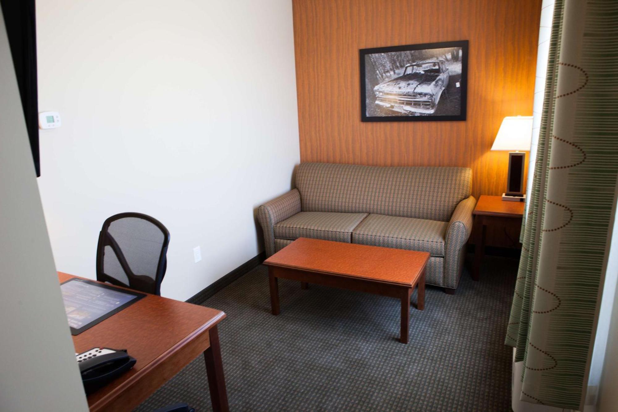 Best Western Plus Service Inn & Suites Lethbridge Exterior foto